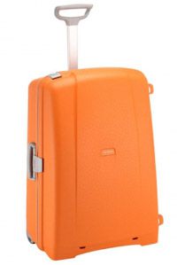 Оранжевый чемодан